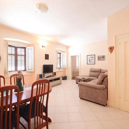 Two Bedroom Apartment In City Center Igor ซาดาร์ ภายนอก รูปภาพ