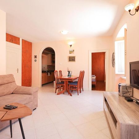 Two Bedroom Apartment In City Center Igor ซาดาร์ ภายนอก รูปภาพ