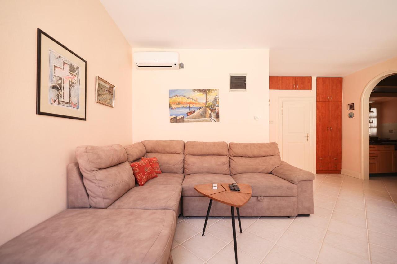 Two Bedroom Apartment In City Center Igor ซาดาร์ ภายนอก รูปภาพ