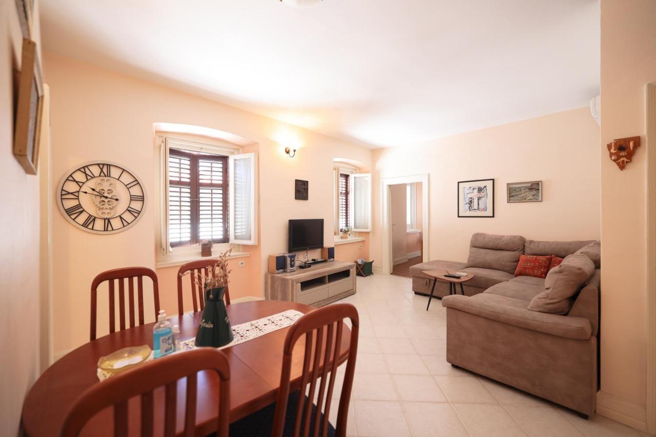 Two Bedroom Apartment In City Center Igor ซาดาร์ ภายนอก รูปภาพ