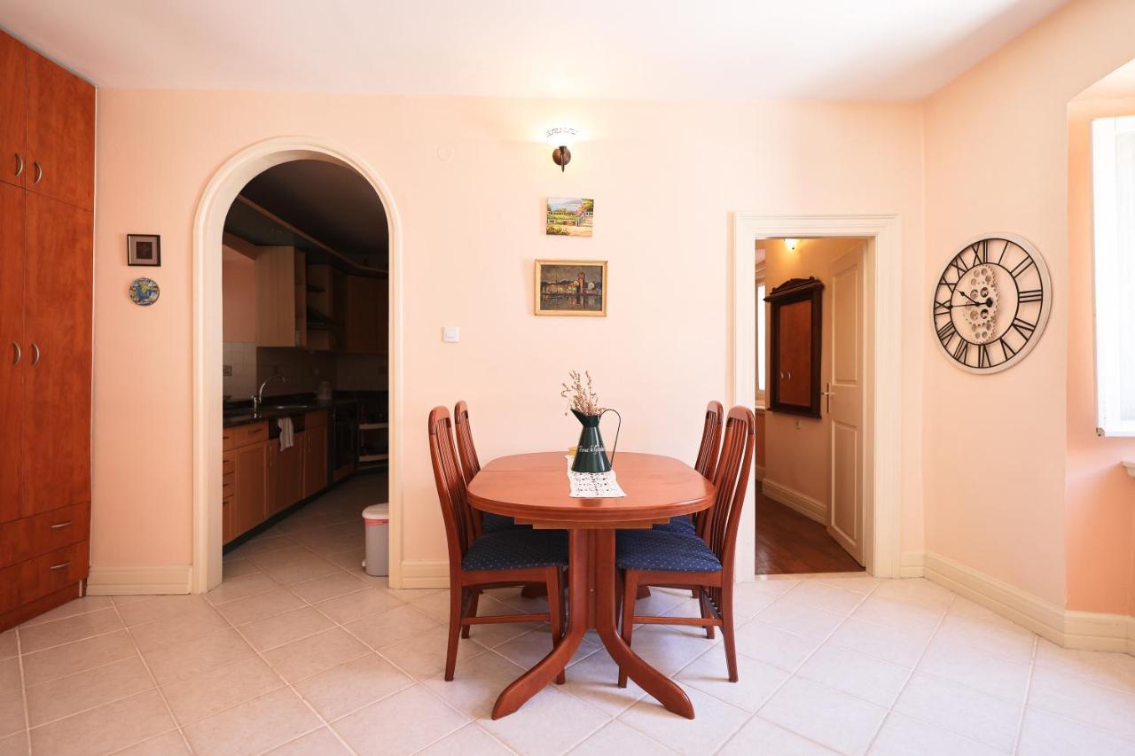 Two Bedroom Apartment In City Center Igor ซาดาร์ ภายนอก รูปภาพ