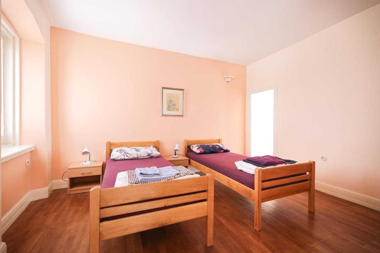 Two Bedroom Apartment In City Center Igor ซาดาร์ ภายนอก รูปภาพ