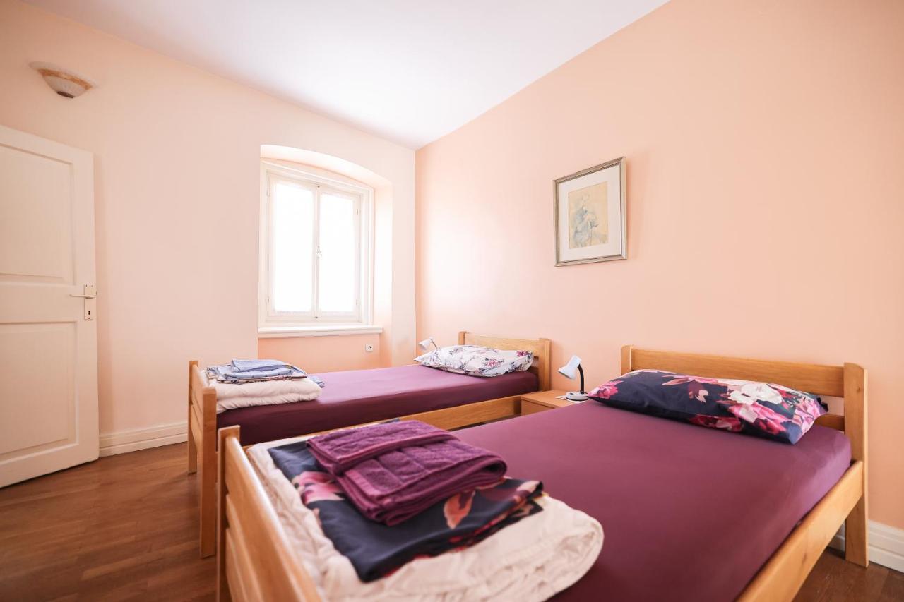 Two Bedroom Apartment In City Center Igor ซาดาร์ ภายนอก รูปภาพ